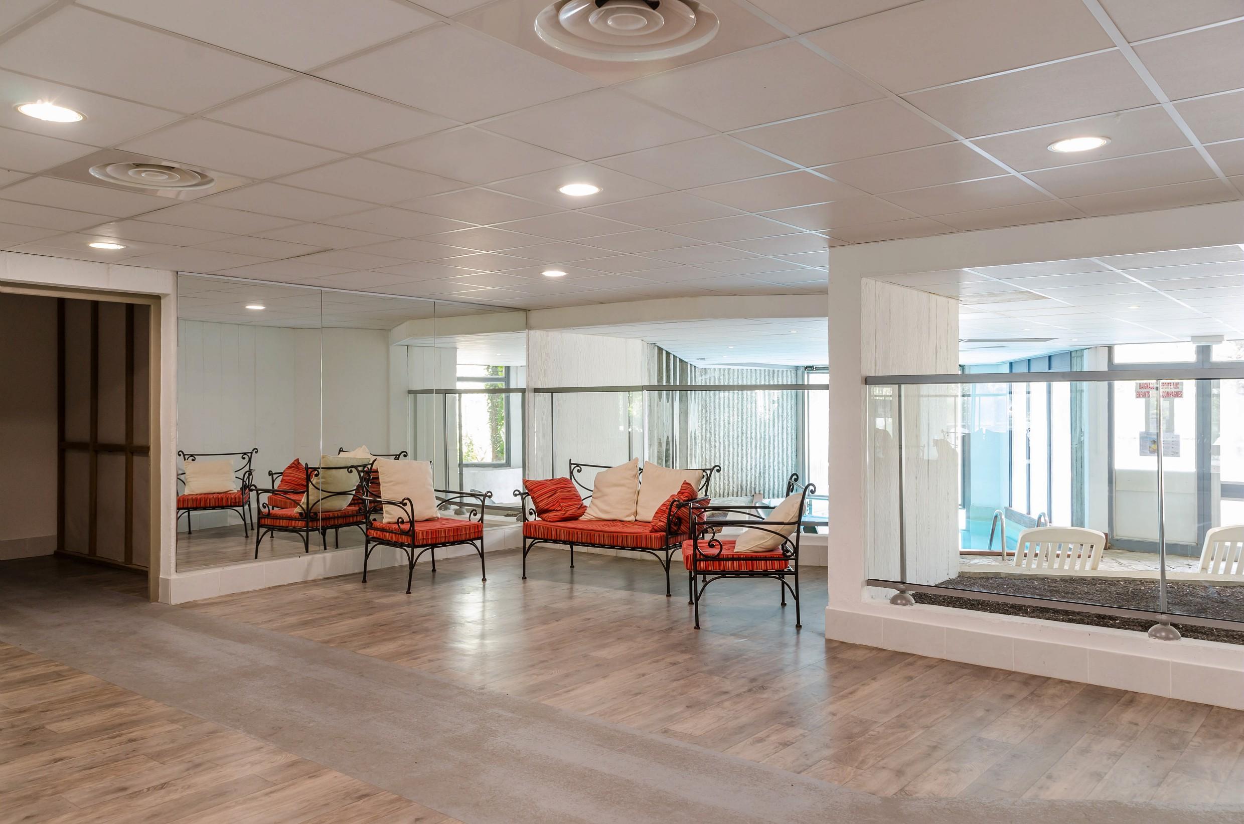 Sowell Hotels Ardeche Grospierres Exterior foto